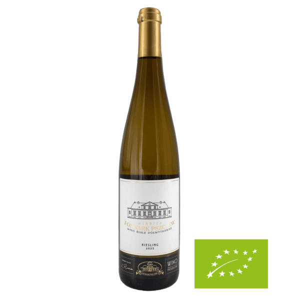 Butelka wina Riesling 2023 z lubuskiej winnicy, na etykiecie widoczny napis Riesling, naturalny opis.